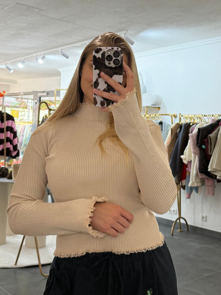 Ripped Knit Turtleneck „Ava“