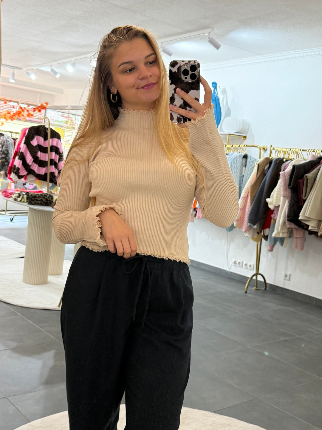 Ripped Knit Turtleneck „Ava“