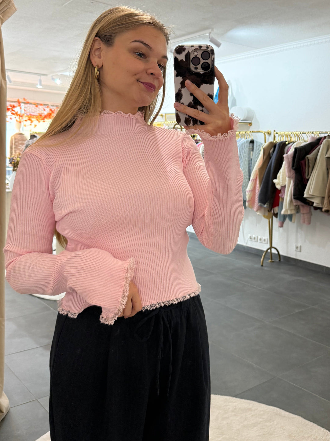 Ripped Knit Turtleneck „Ava“