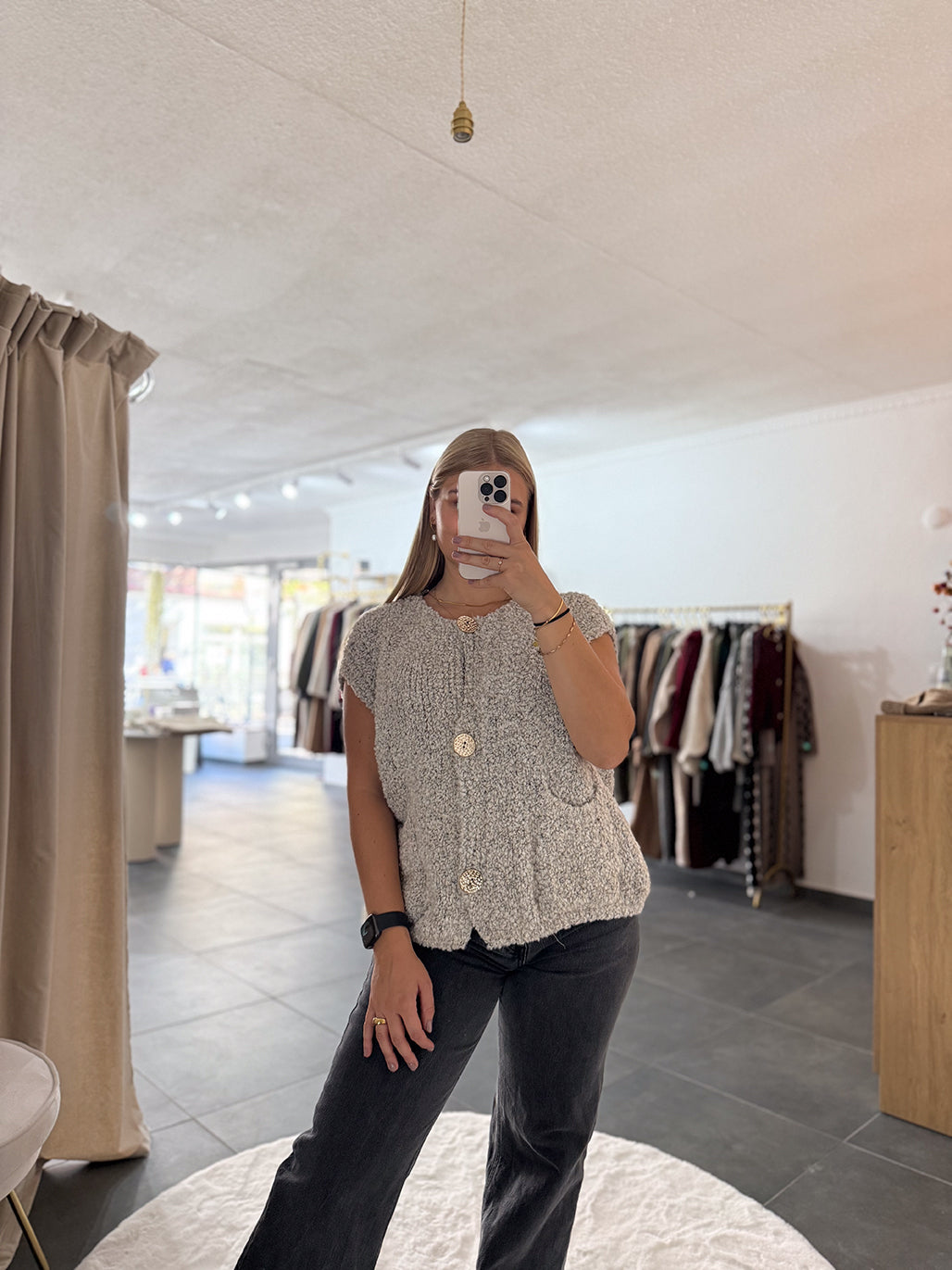 Cosy Boucle Weste mit goldenen Knöpfen "Emma"