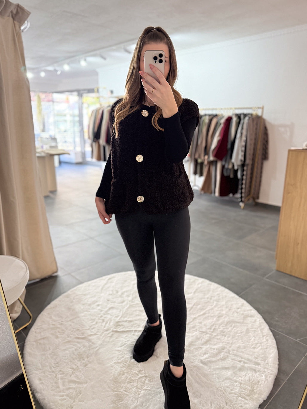 Cosy Boucle Weste mit goldenen Knöpfen "Emma"