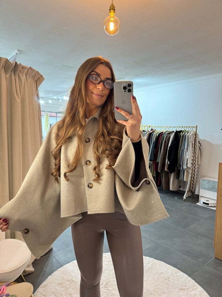 Cape mit Knöpfen "Katrin"