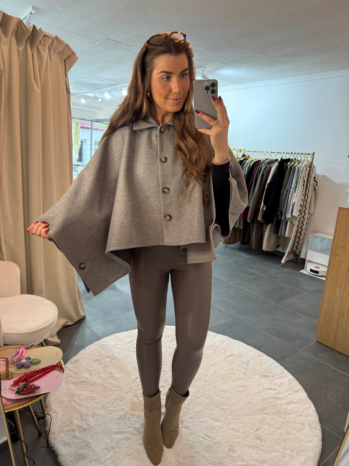 Cape mit Knöpfen "Katrin"