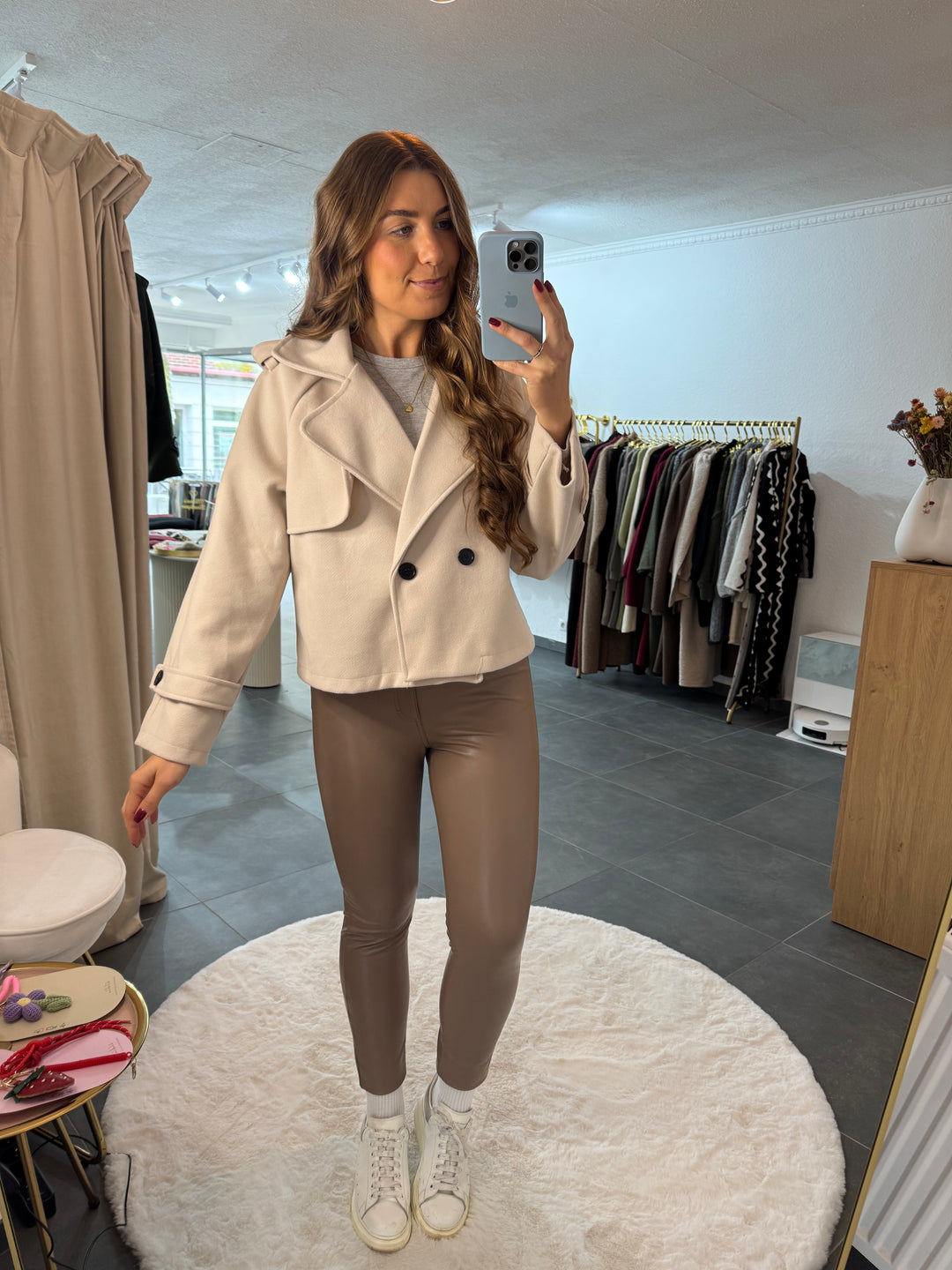 Kurzer, eleganter Trenchcoat "Lilli"